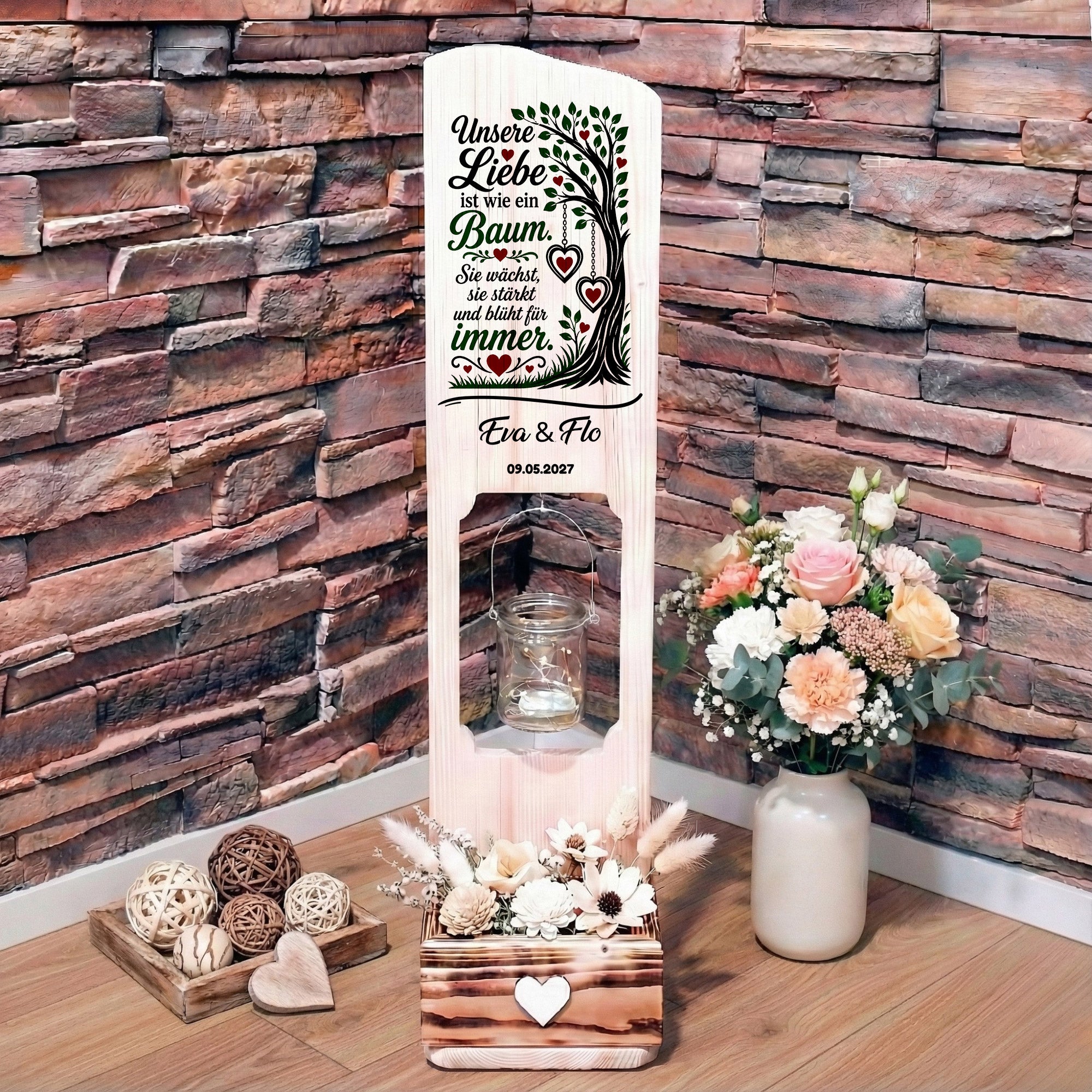 Holz Deko Schild – Unsere Liebe ist wie ein Baum – Farbig personalisiert mit Namen & Datum