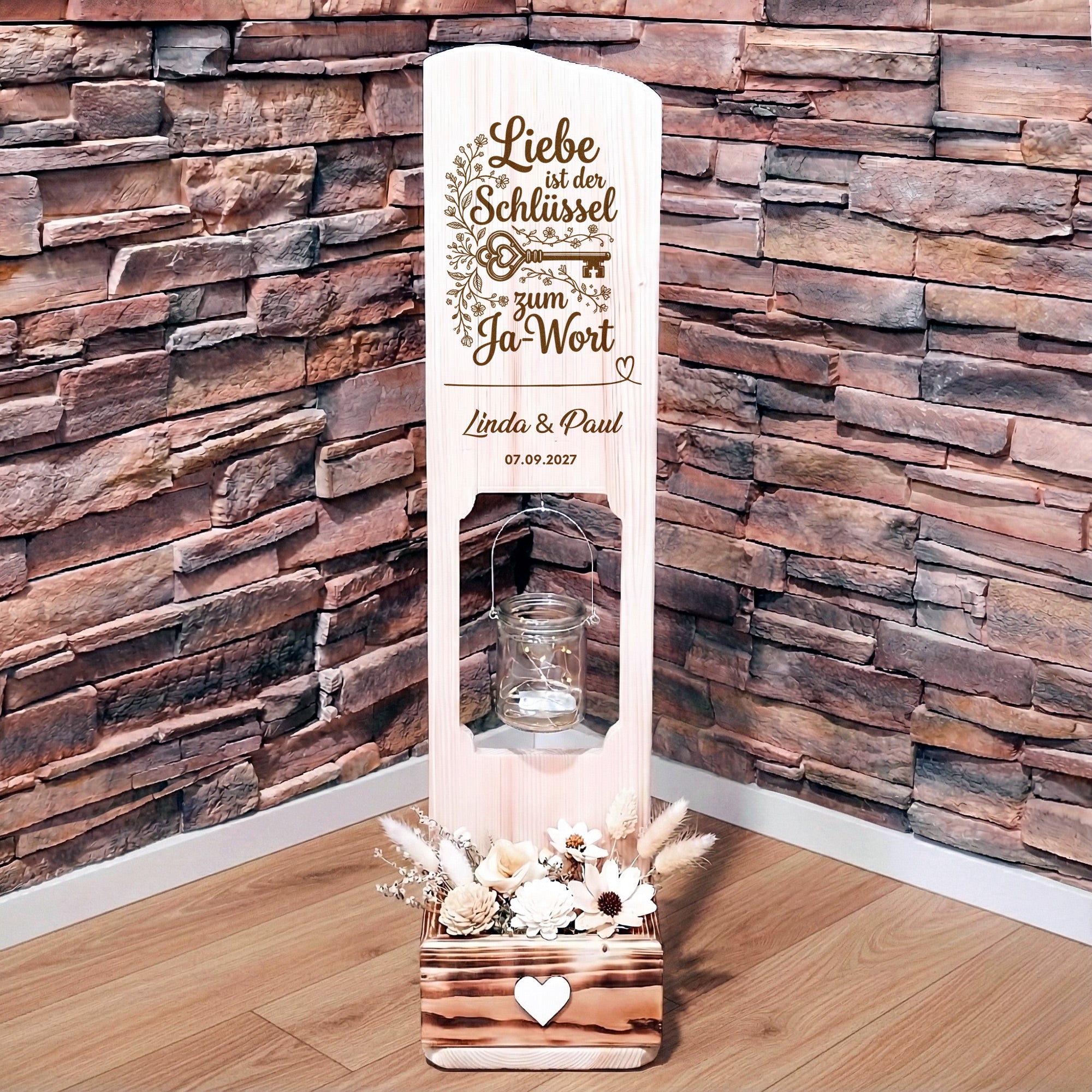 Holz Deko Schild Hochzeit personalisiert – Liebe ist der Schlüssel zum Ja-Wort – Mit Namen & Datum