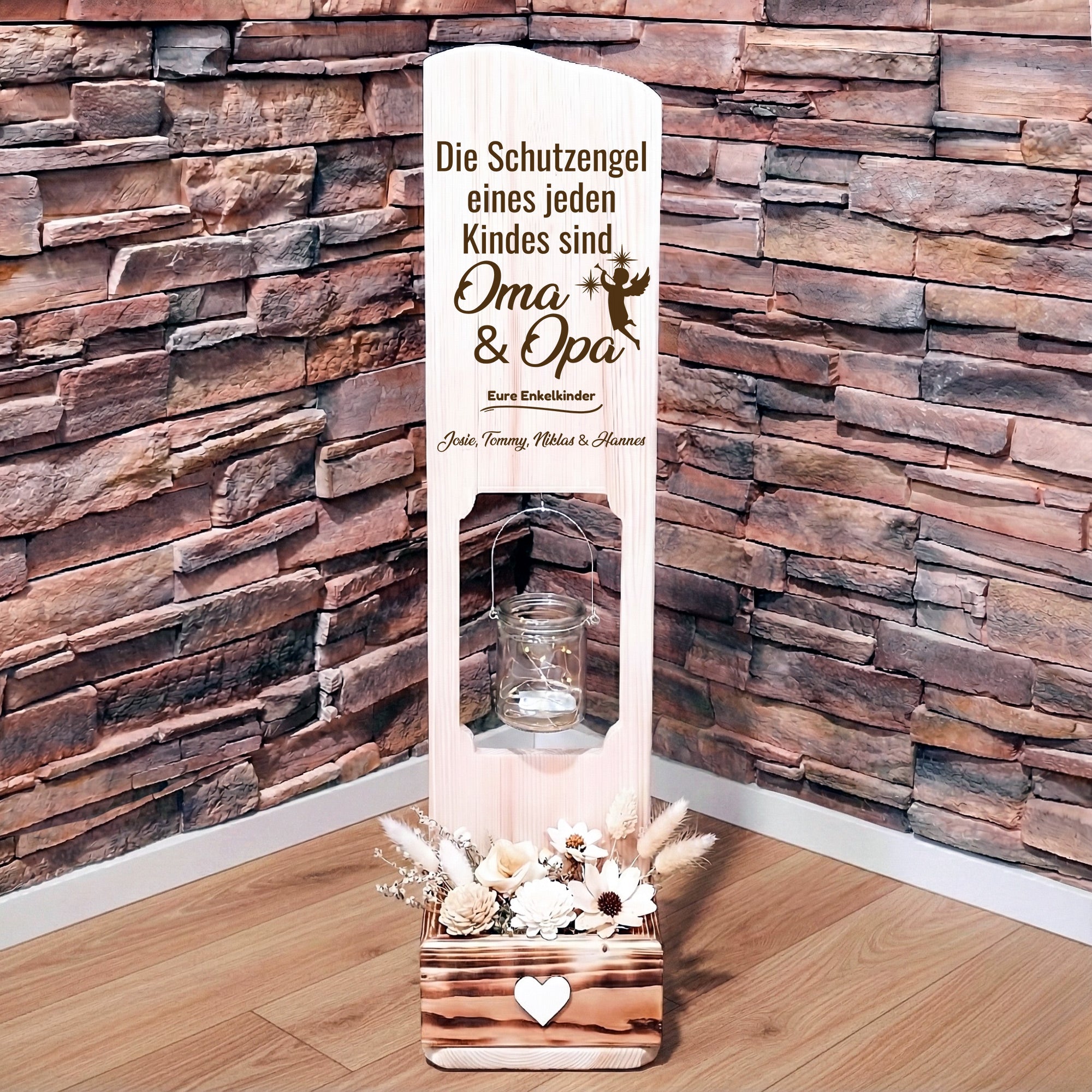 Holzaufsteller Oma und Opa Geschenk personalisiert mit Namen der Enkel und einer Laterne