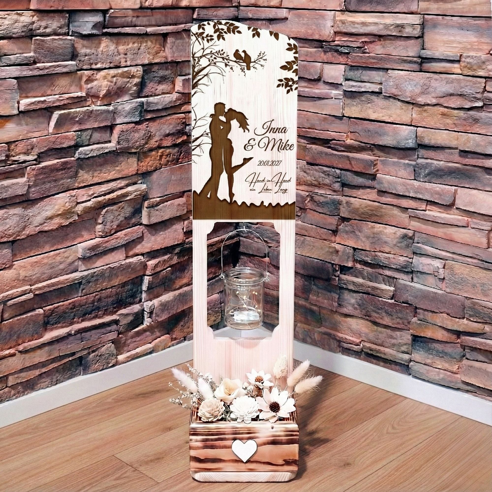 Personalisierter Holzaufsteller mit Laterne - Hochzeitsgeschenk mit Namen und Datum des Brautpaares - Romantische Dekoration für Zuhause