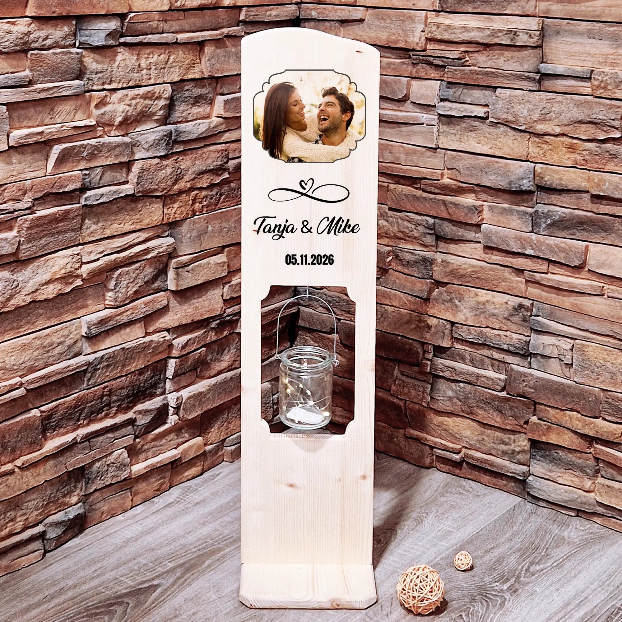 Holz Deko Schild – Mit Gravur, Wunschdatum & Foto des Paares