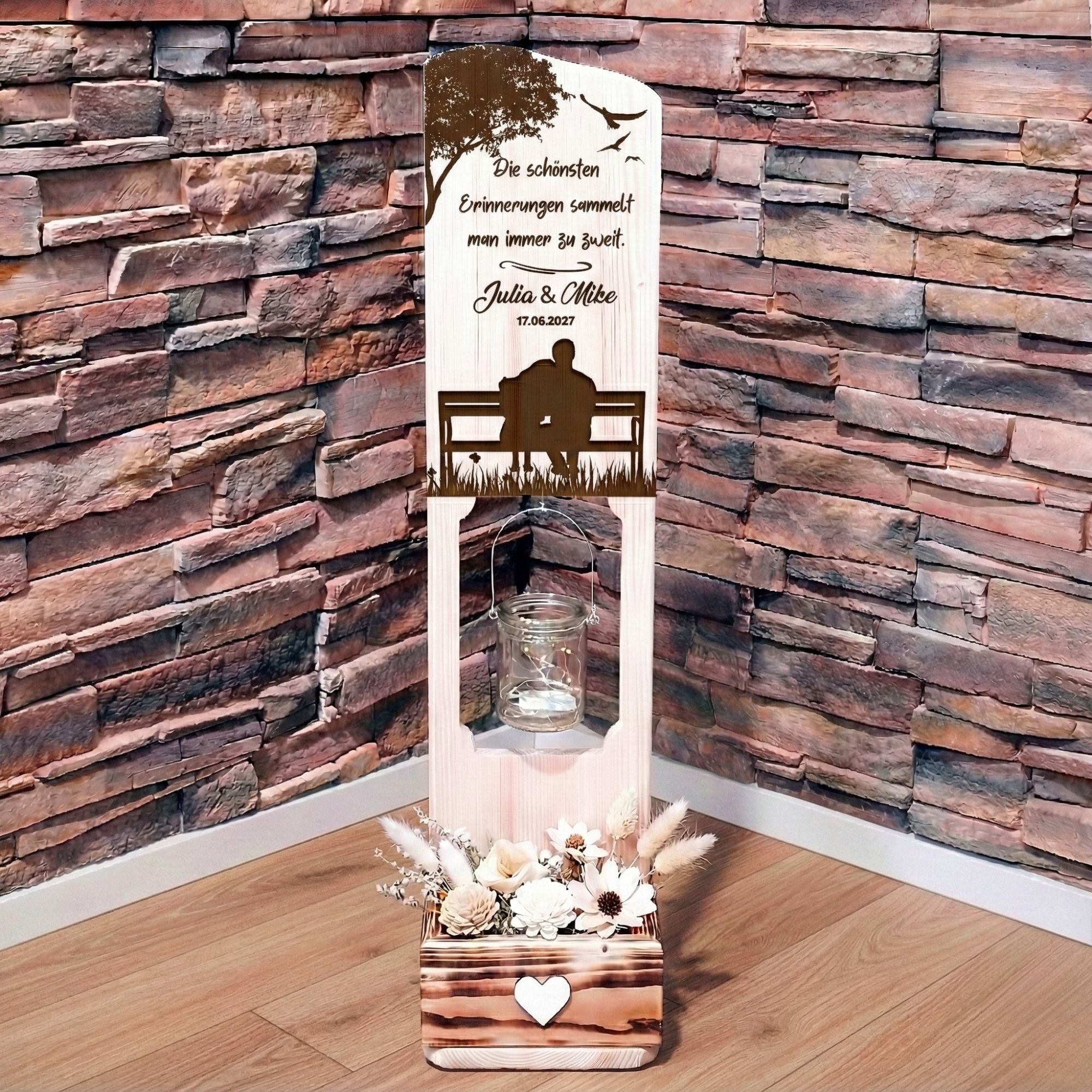 Holz Deko Schild – Pärchen auf der Bank | Personalisierbar