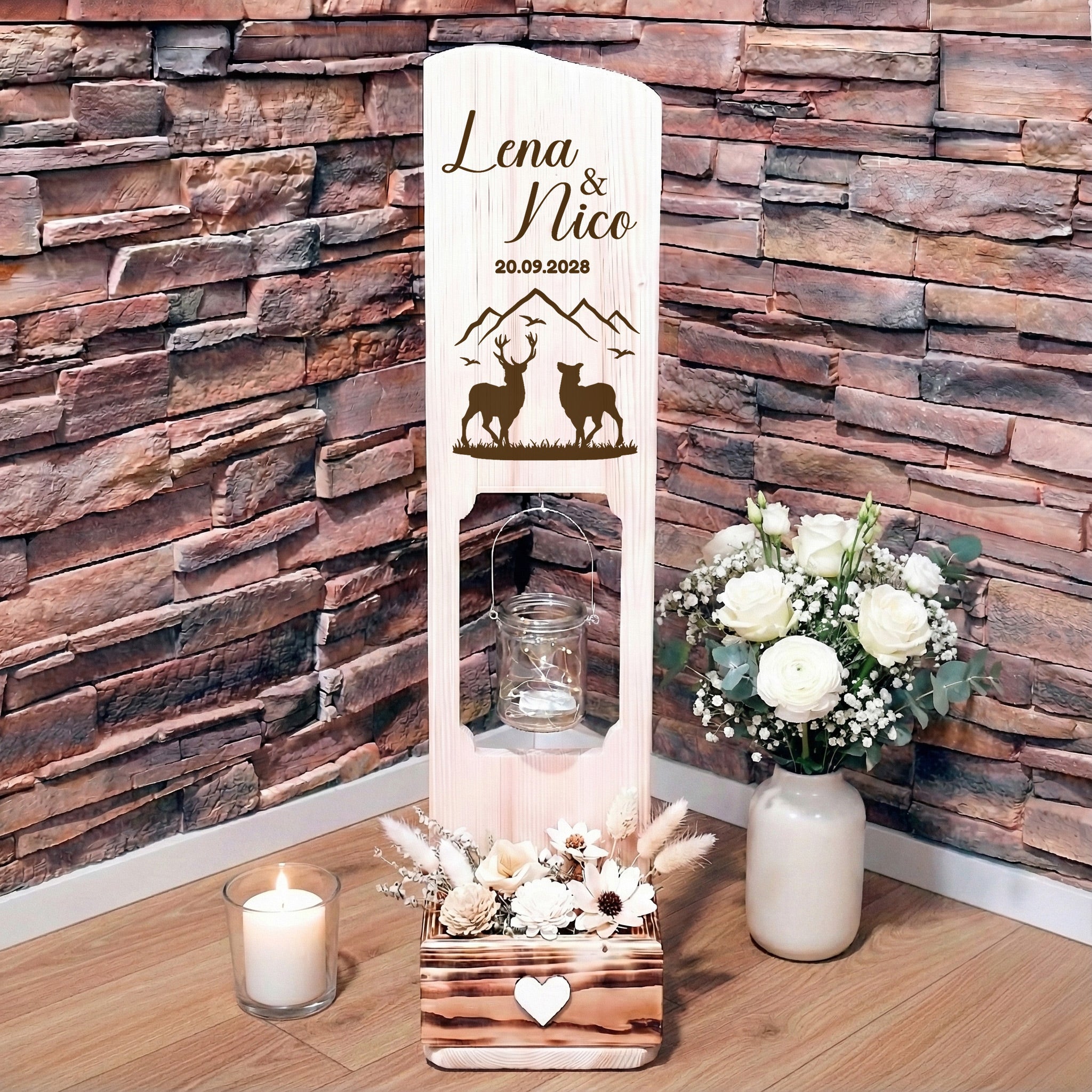 Holzaufsteller Hochzeitsgeschenk - Hirschmotive personalisiert mit Namen und Datum