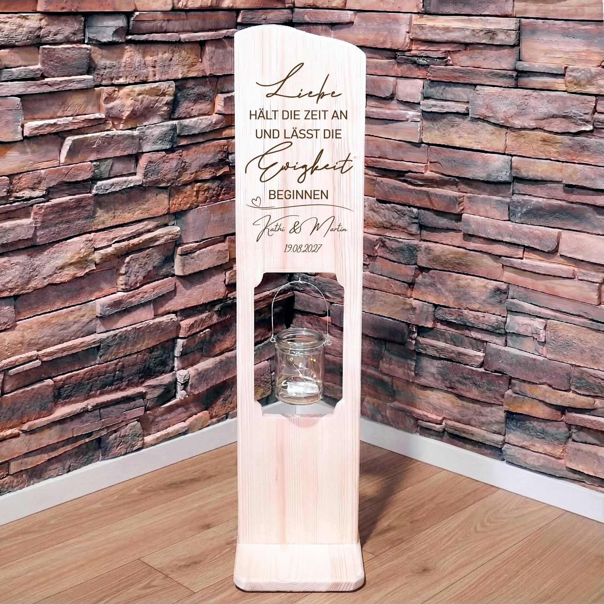 Holz Deko Schild – Personalisiertes Hochzeitsschild „Liebe hält die Zeit an“ mit Namen & Datum