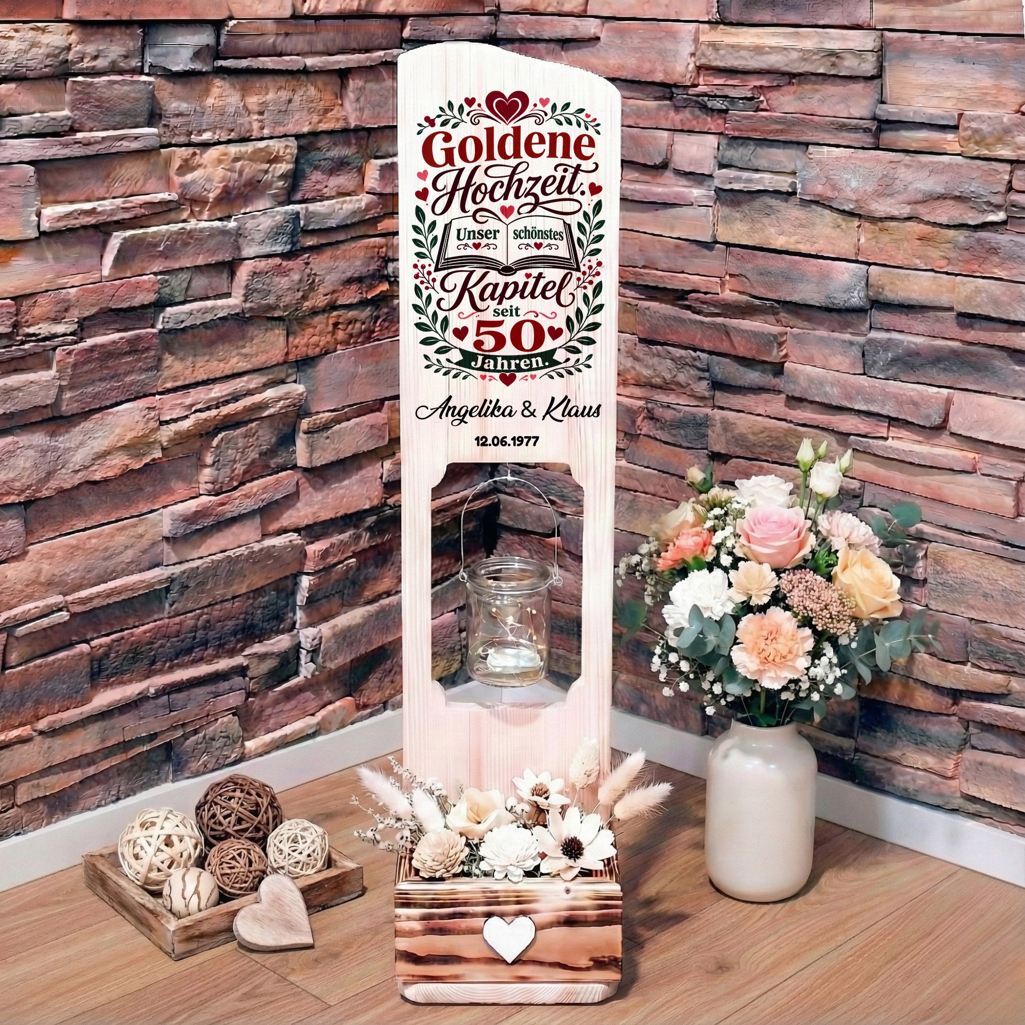 Holz Deko Schild – Goldene Hochzeit – Unser schönstes Kapitel seit 50 Jahren – Farbig personalisiert mit Namen & Datum