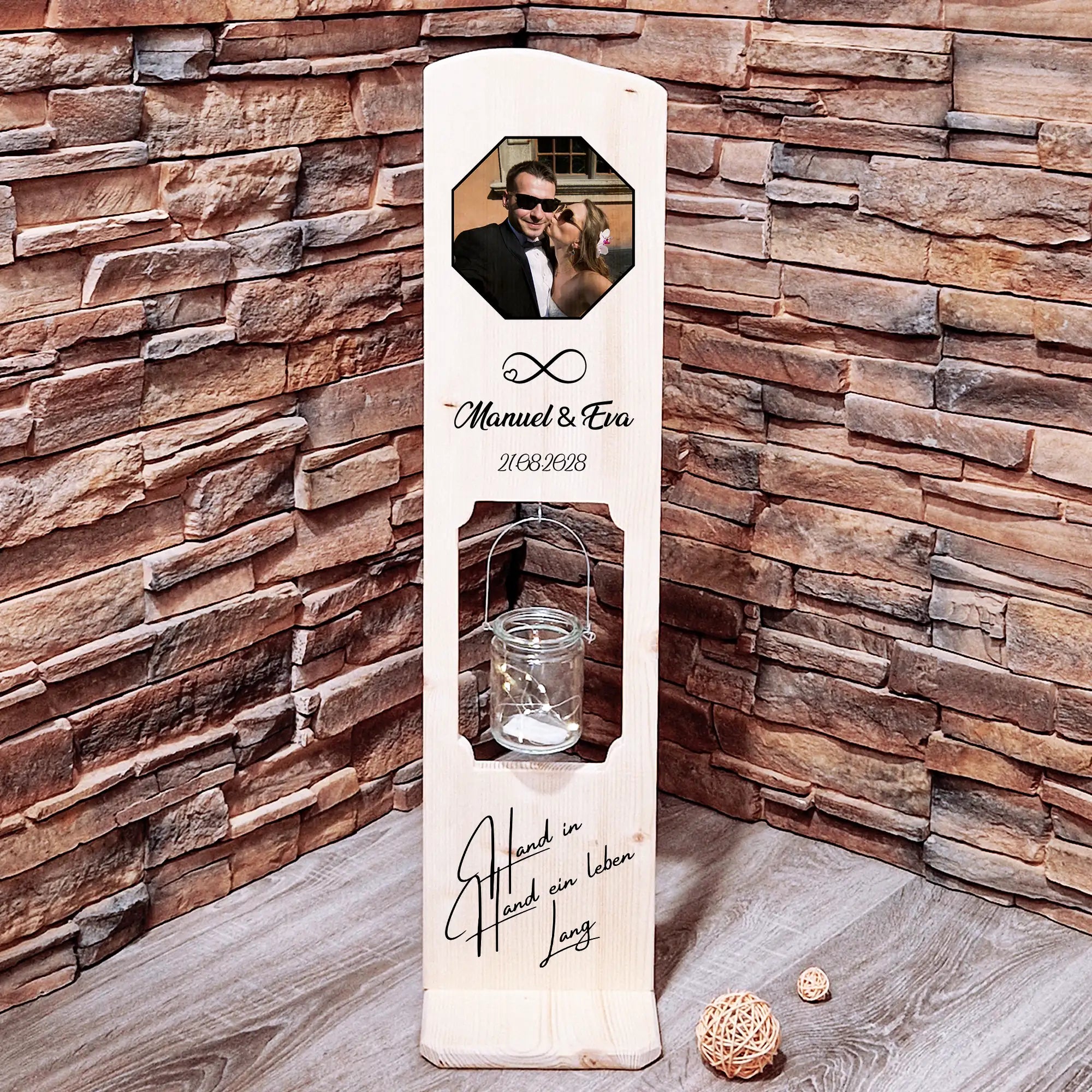 Holz Deko Schild – Personalisiert mit Bild, Namen & Datum – Hand in Hand ein Leben lang