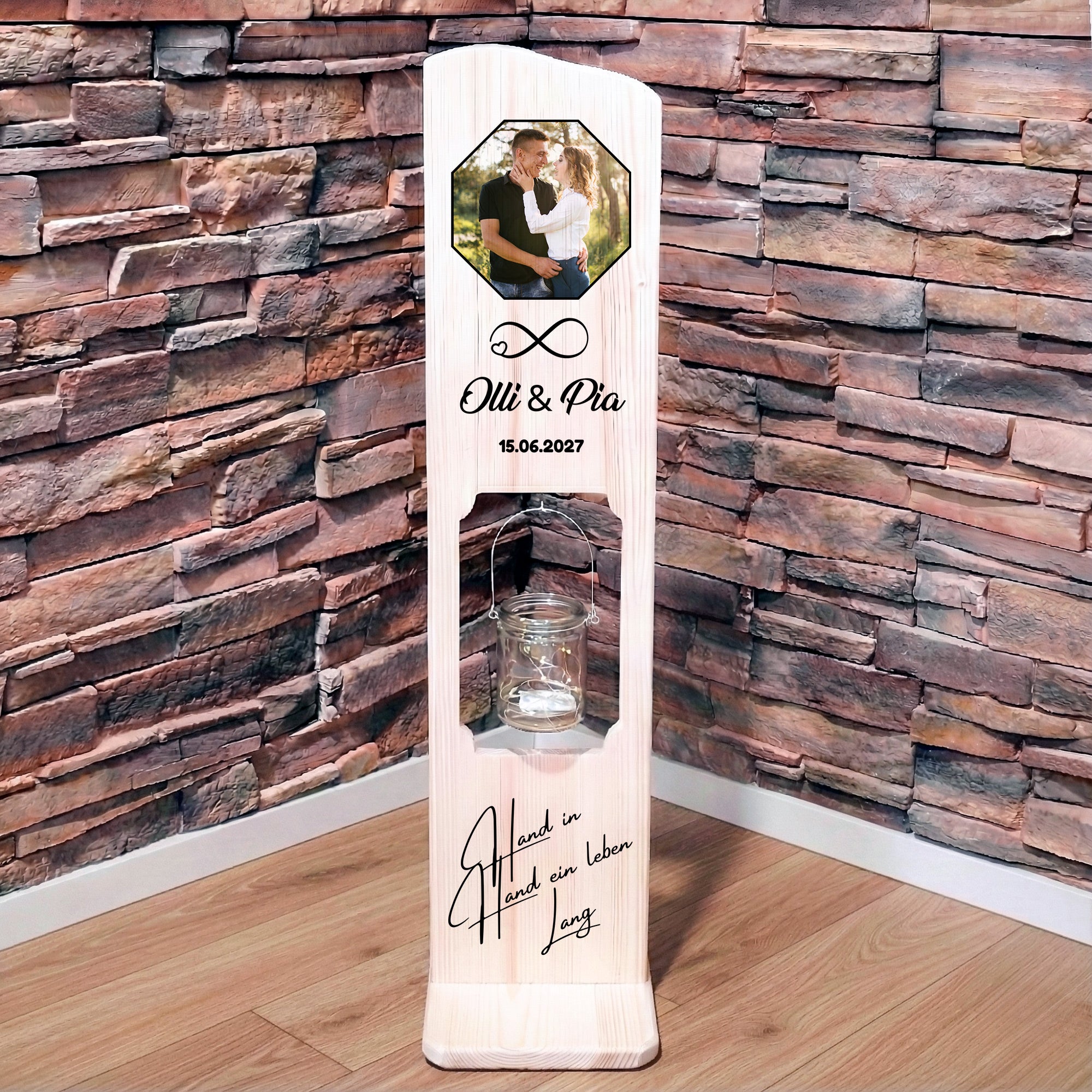 Holz Deko Schild – Personalisiert mit Bild, Namen & Datum – Hand in Hand ein Leben lang
