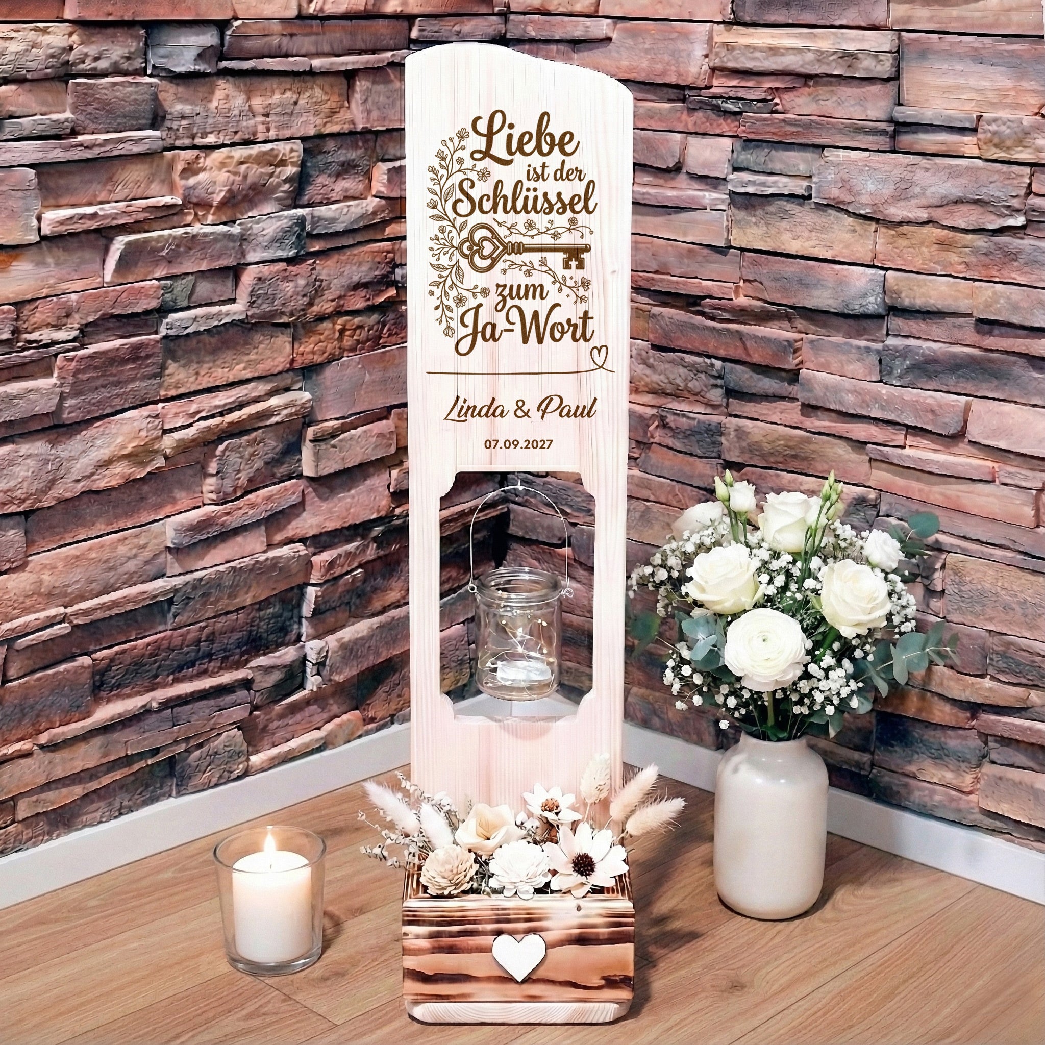Holz Deko Schild Hochzeit personalisiert – Liebe ist der Schlüssel zum Ja-Wort – Mit Namen & Datum