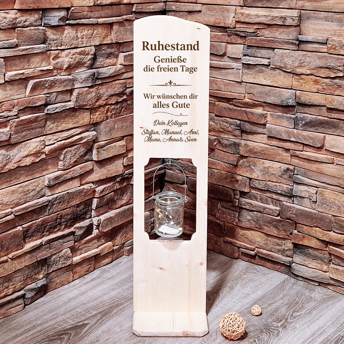 Holz Deko Schild – Personalisiertes Geschenk zum Renteneintritt mit Namen vom Team, Kollegen oder Firma